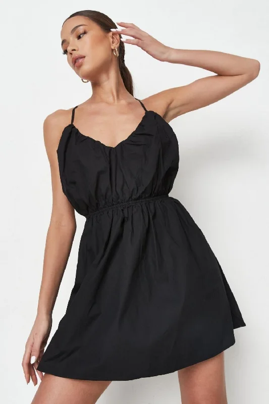 Travel-friendly wrinkle-free mini dresses-Shirred waist Backless Black Mini Dress