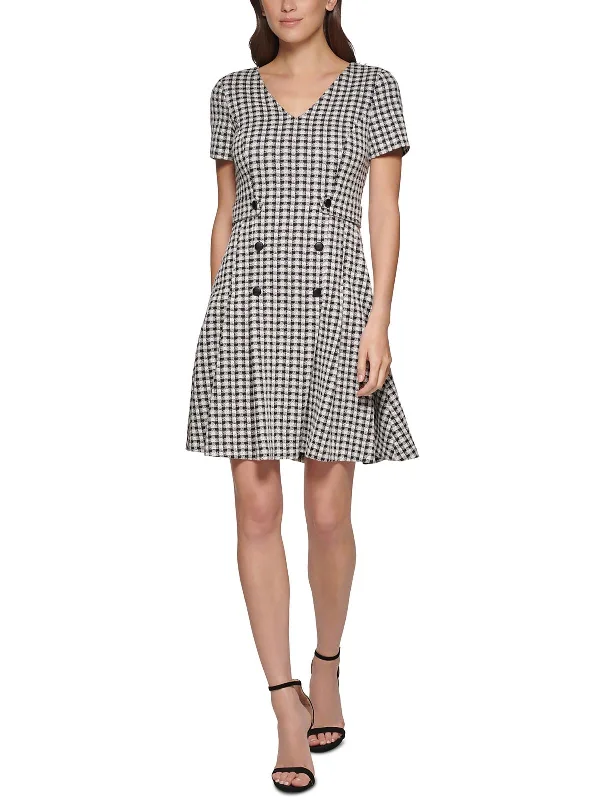 Minimalist mini dresses in neutral colors-Petites Womens Checkered Gingham Fit & Flare Dress