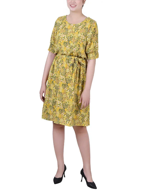 Embroidered mini dresses for festive occasions-Petites Womens Crepe Printed Fit & Flare Dress