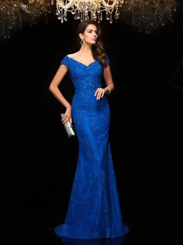 evening dress with cape-Trumpet/Mermaid V-neck Lace Sleeveless Long Lace Mother of the Bride Dresses