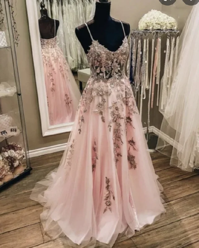 evening dress with keyhole back-Spaghetti Straps Peach Prom Dresses with Lace