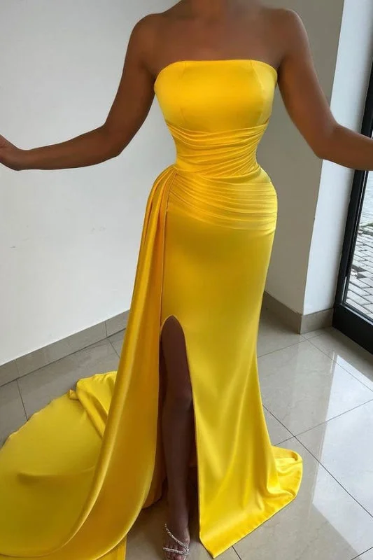 evening dress with slit-Strapless Sleeveless Light Yellow Prom Dress With Pleated Split